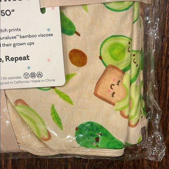Little Sleepies Avocado Toast Cloud Blanket - Picture 5 of 8